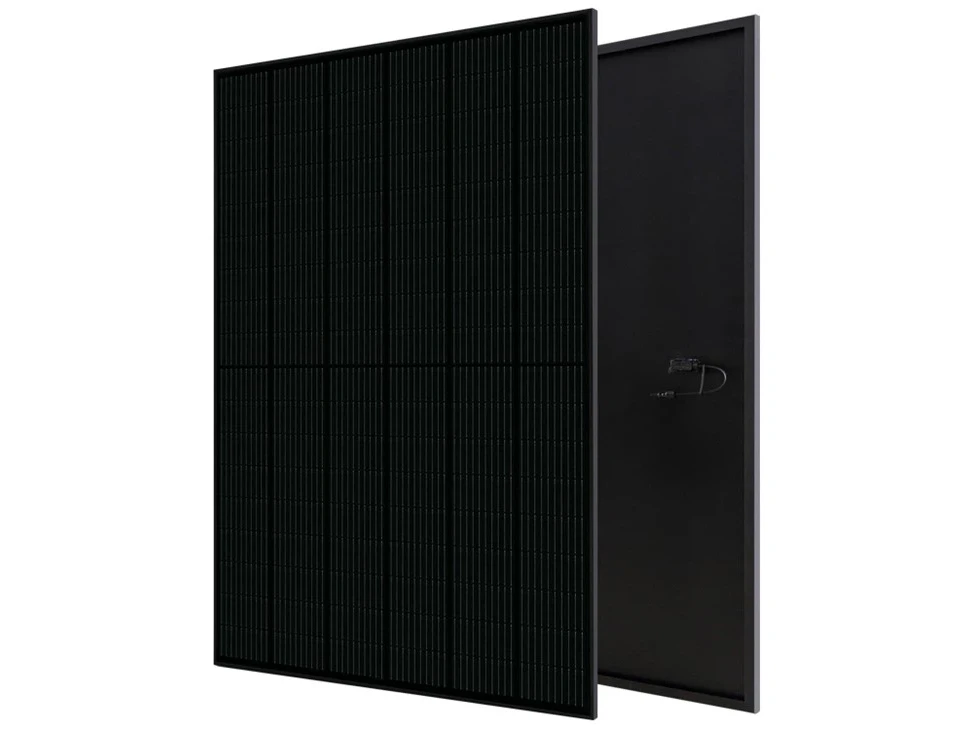 All-black solar panel